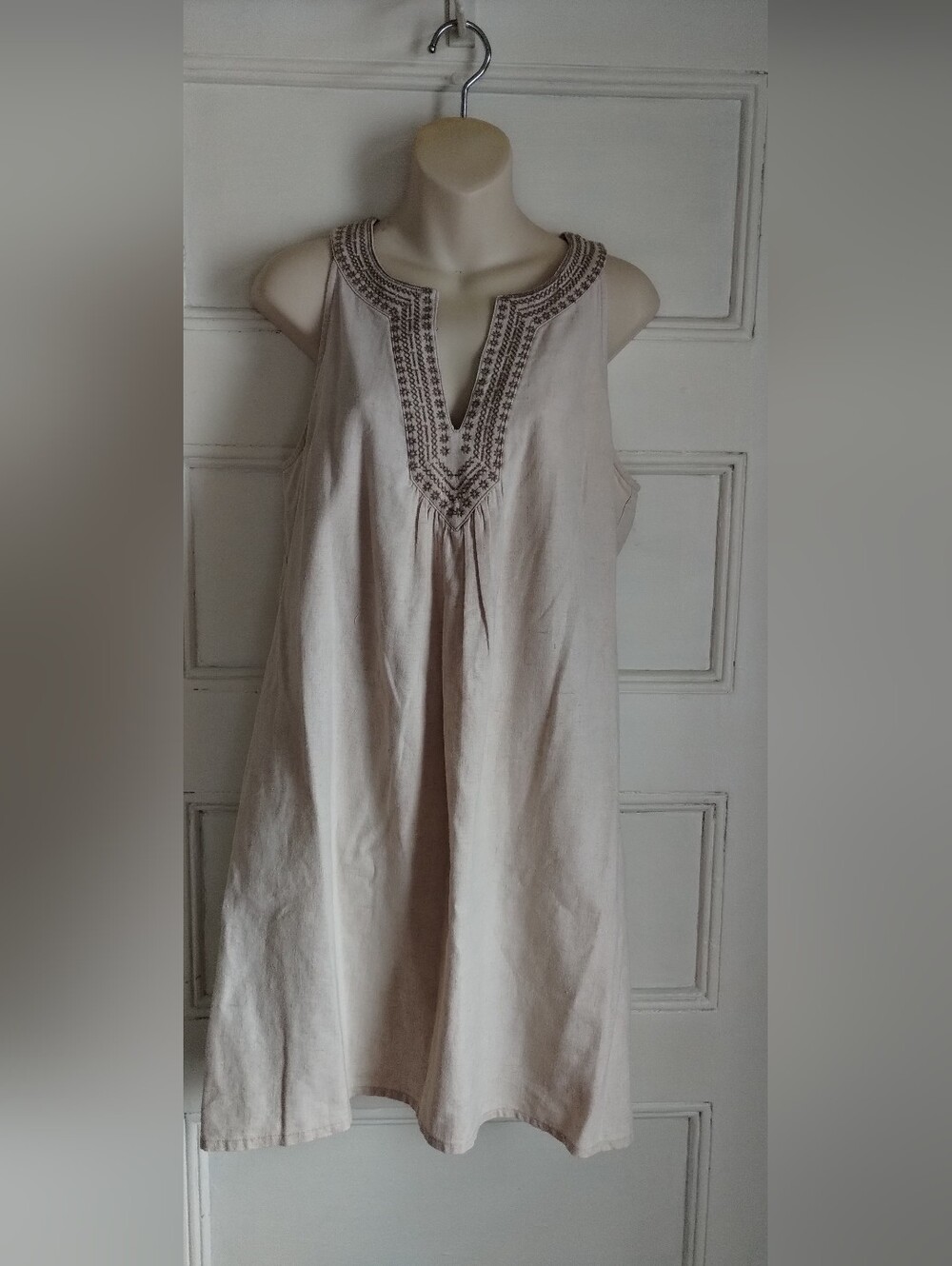 Simon Chang Beige Embroidered Sleeveless Mini Dress SZ Large